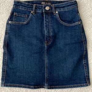 ZARA Denim skirt Size S dark blue/ Falda de mezclilla talla S azul oscuro